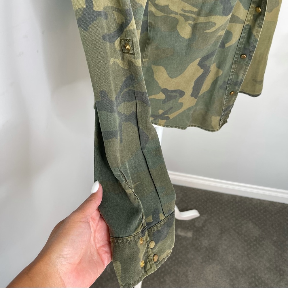 LARA Women Premium Denimwear Military Camo Blouse - Picture 4 of 9